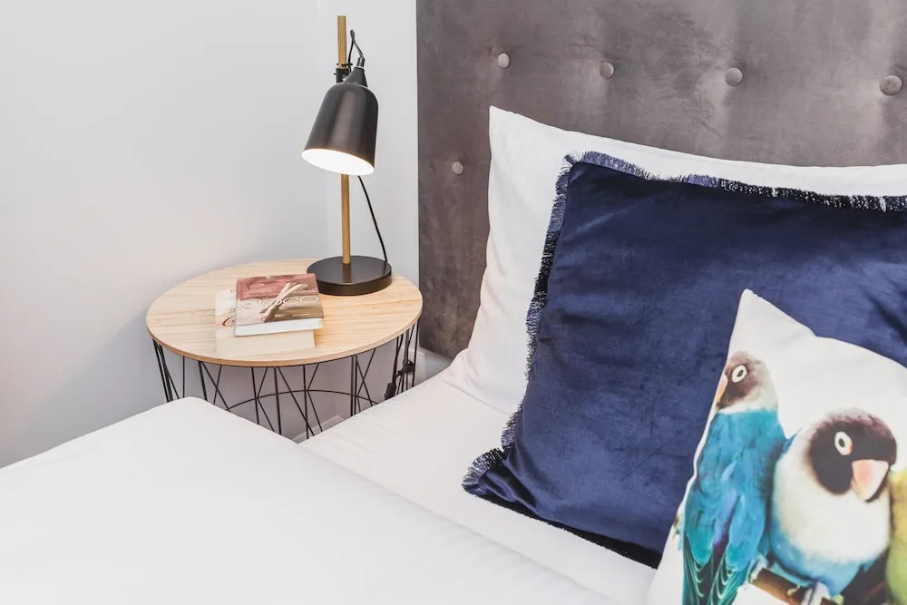 Travelers Best Choice - Old Town Guesthouse - by Upstairs