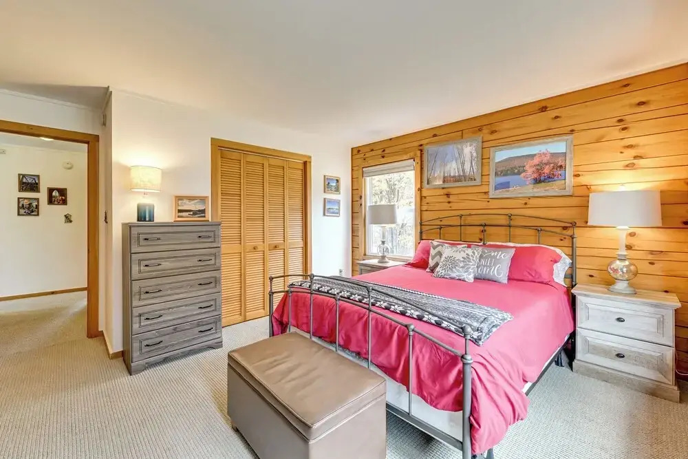 High Peak Heaven: Cozy Log Cabin on 1 Acre!