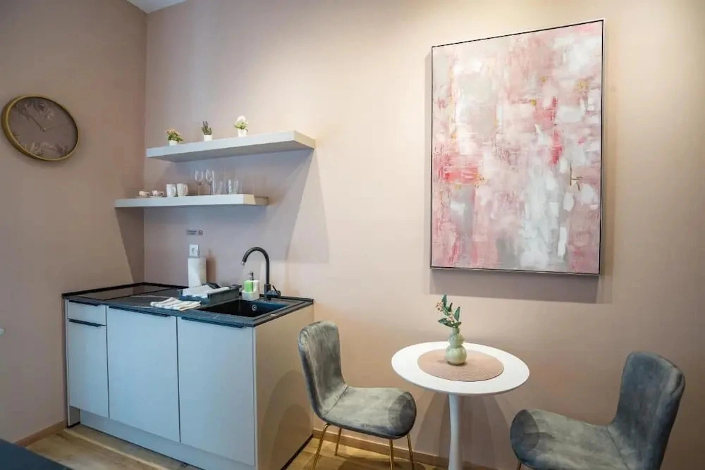 Zara 2 Center Deluxe Studio