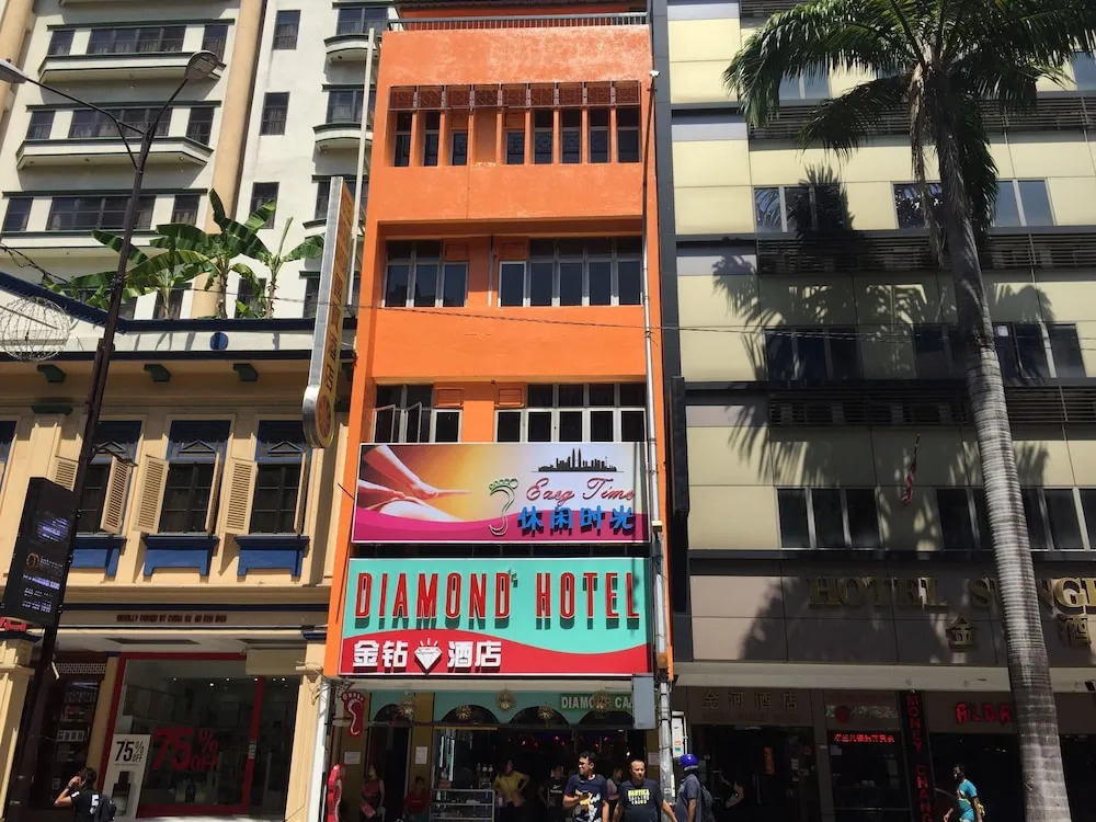 OYO 89979 Diamond Hotel