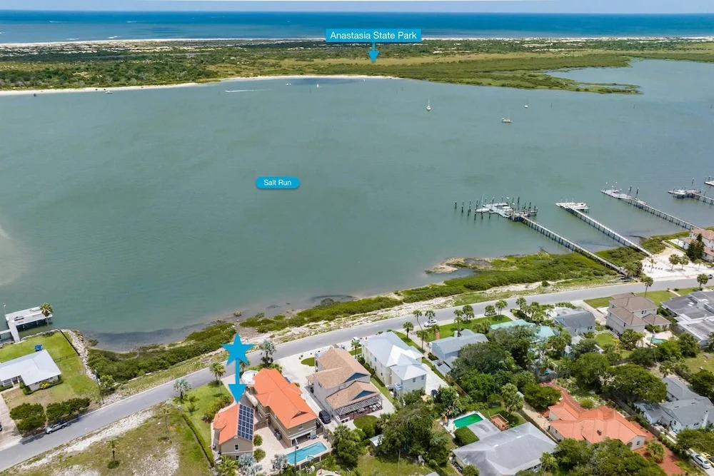 Dolphin Bay Apartment