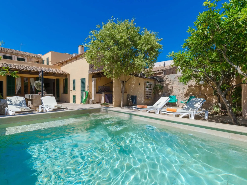 CAN MORA - Villa for 6 people in Campos.