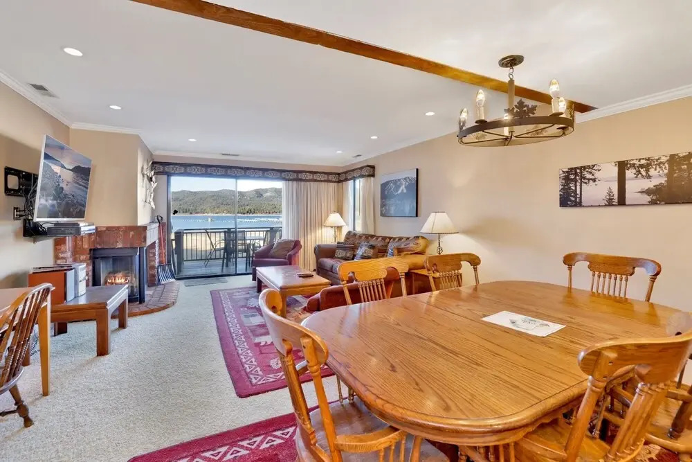 2250-forest Shores Lake View Condo Combo 3 Bedroom Home by RedAwning