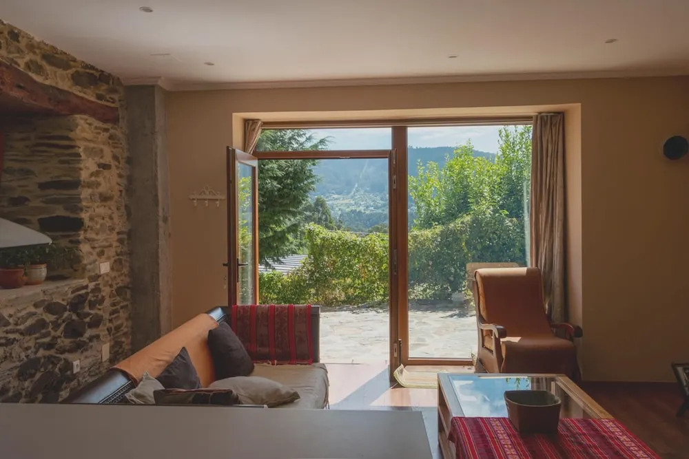 Apartment With 3 Bedrooms in Viveiro, With Wonderful Mountain View, Terrace and Wifi Near the Beach