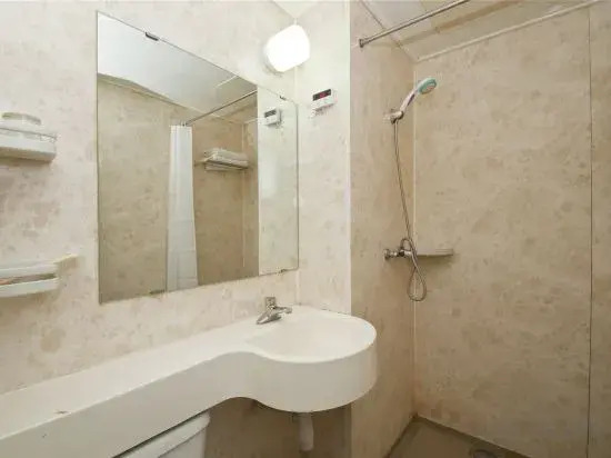 Yinan Xinxing Hotel