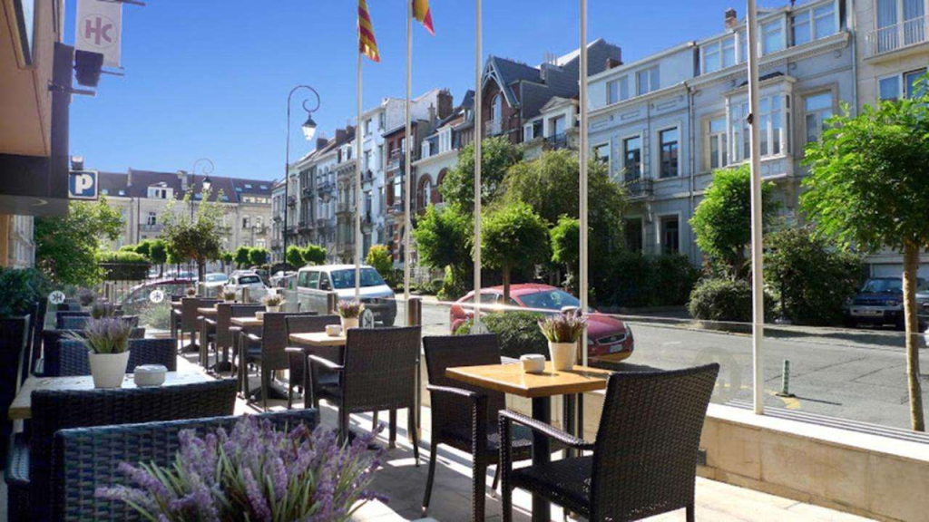 LATROUPE Grand Place