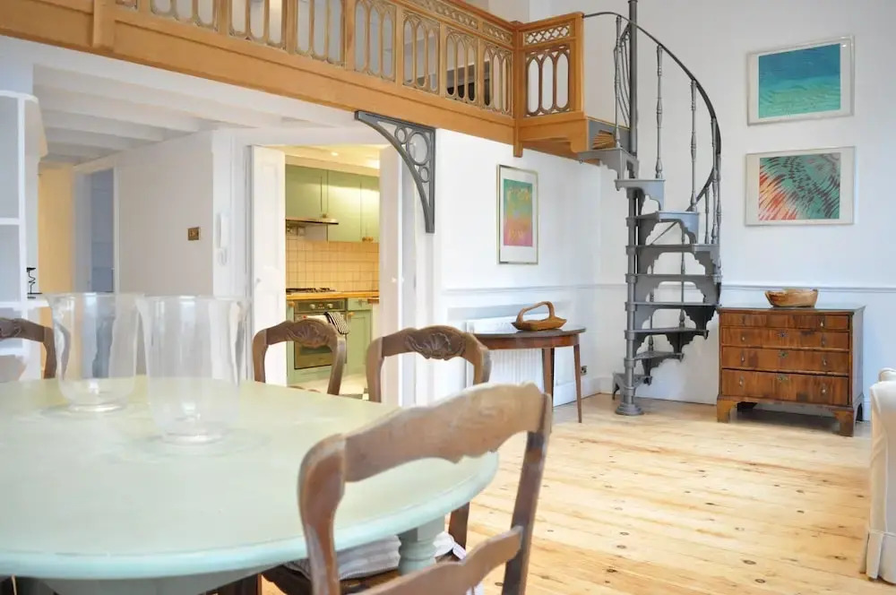 2 Bedroom Apartment in Great Location