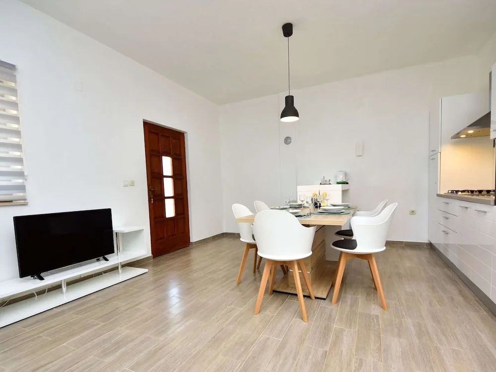 Coastal Retreat in Krusevo