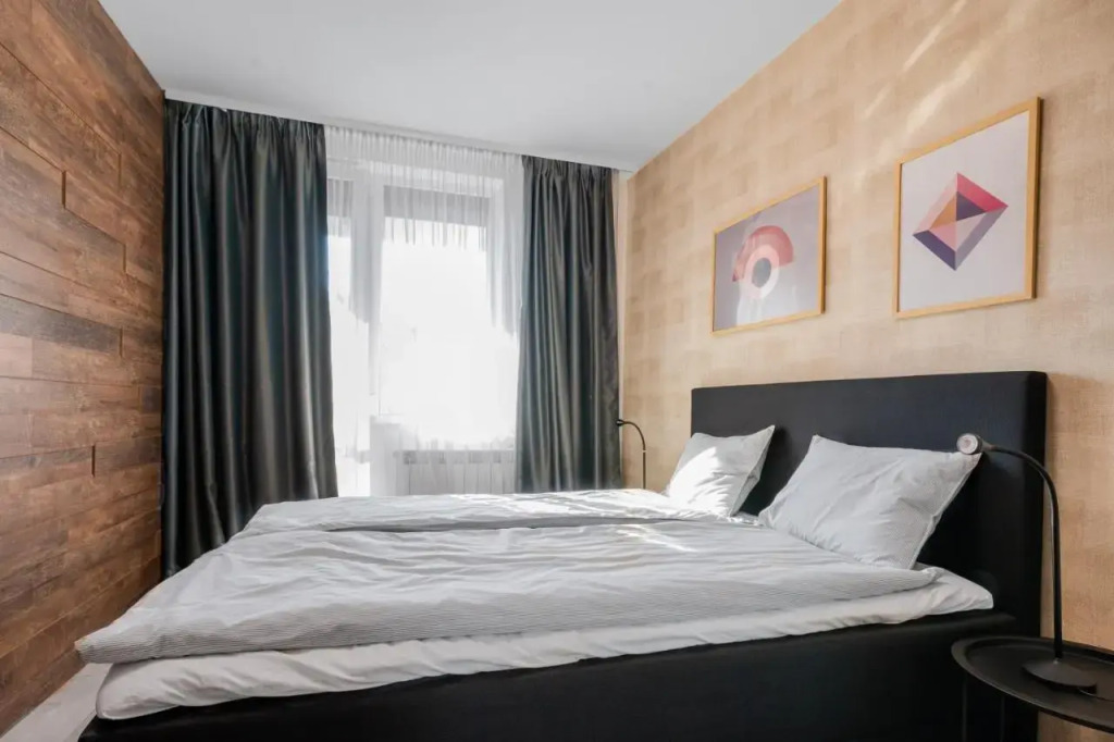 New Stylish 1-bedroom Flat in Business District