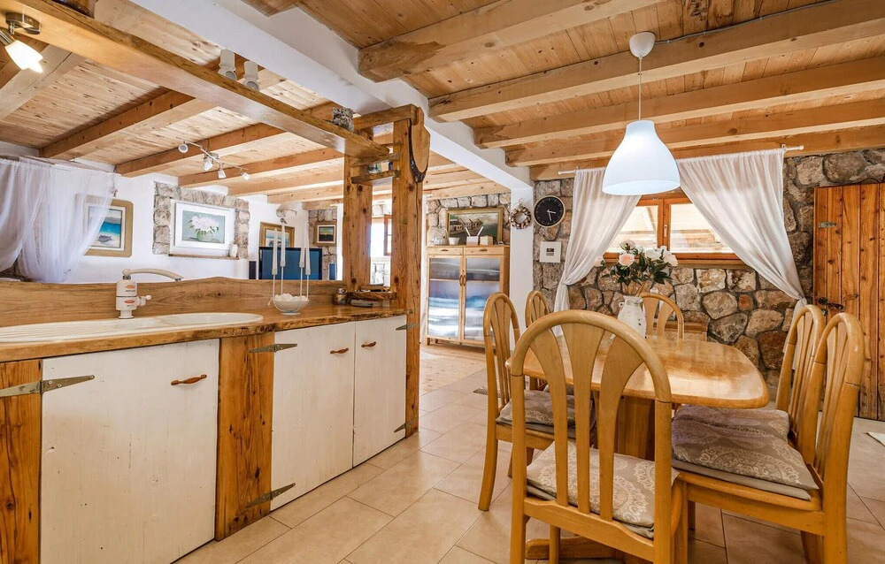 3 Bedroom Nice Home In Lukovo Sugarje