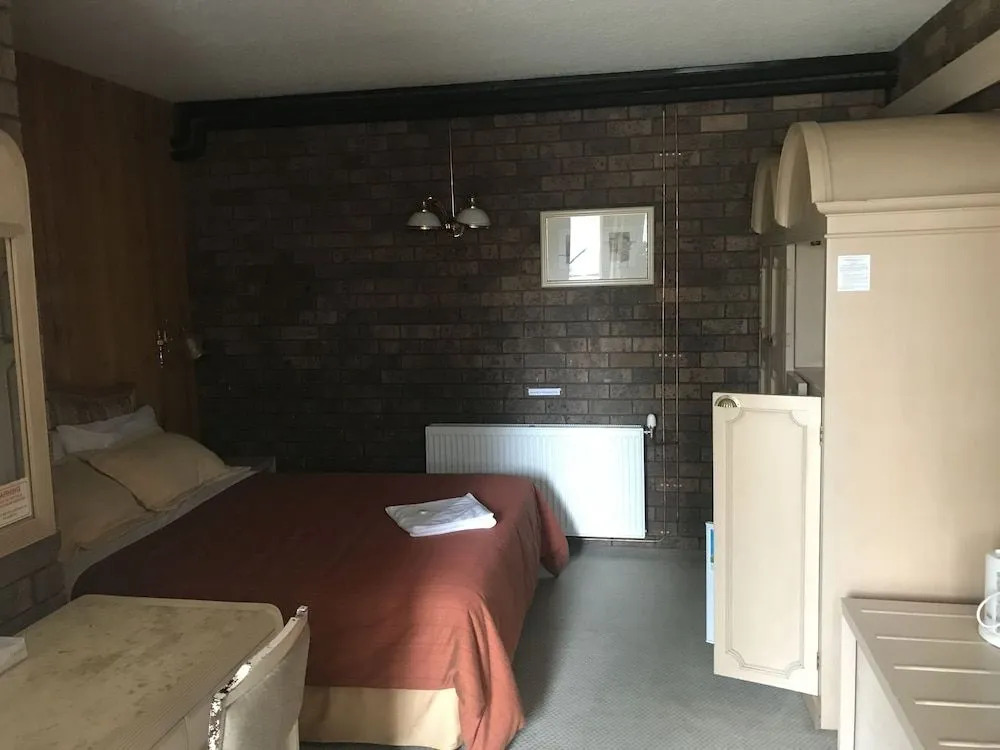 Cooba Holiday Motel