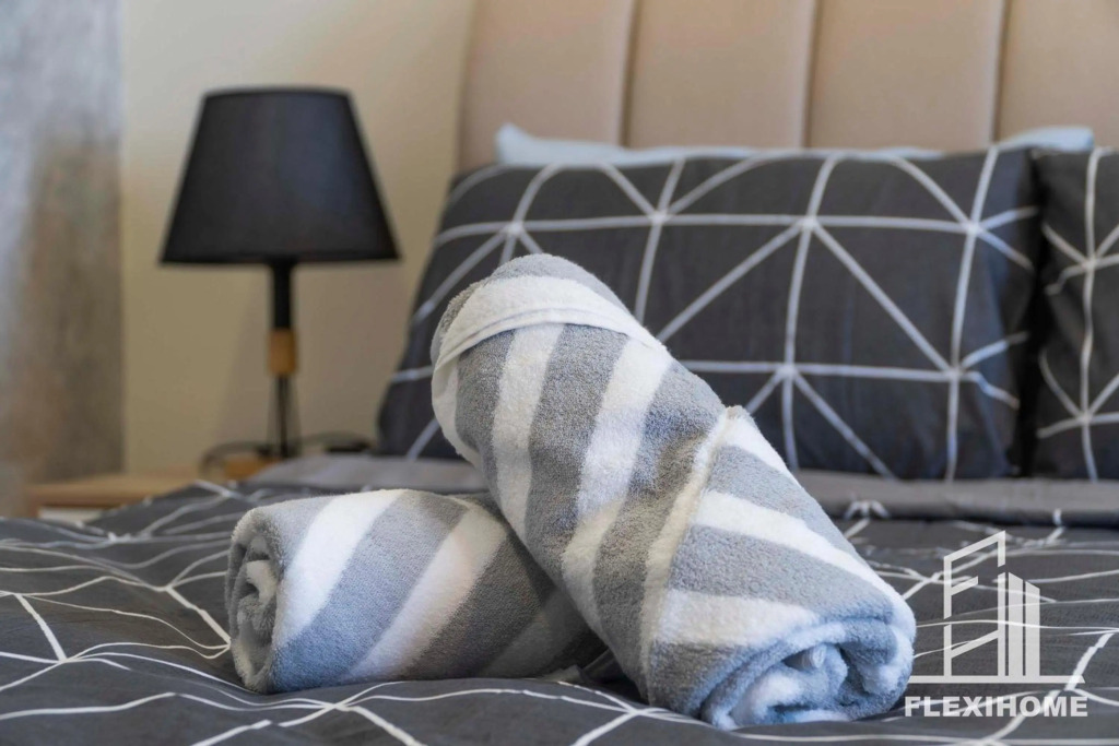 10am-6pm, SAME DAY CHECK IN AND CHECK OUT, Work from Home, Comfy & Quiet Tamarind Suites-Cyberjaya by Flexihome-MY