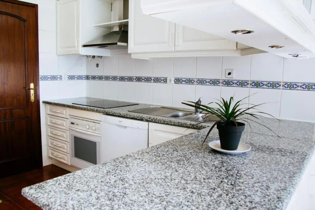 Typical Apartment in Lisbon, Campo Grande (Parking included)