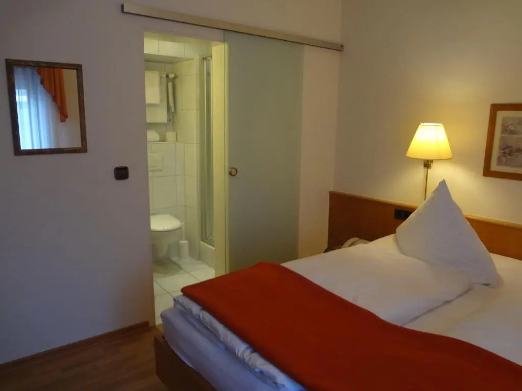 Hotel Rose Heidelberg inklusive Frühstück, Saunanutzung und Parkplätze nach Verfügbarkeit