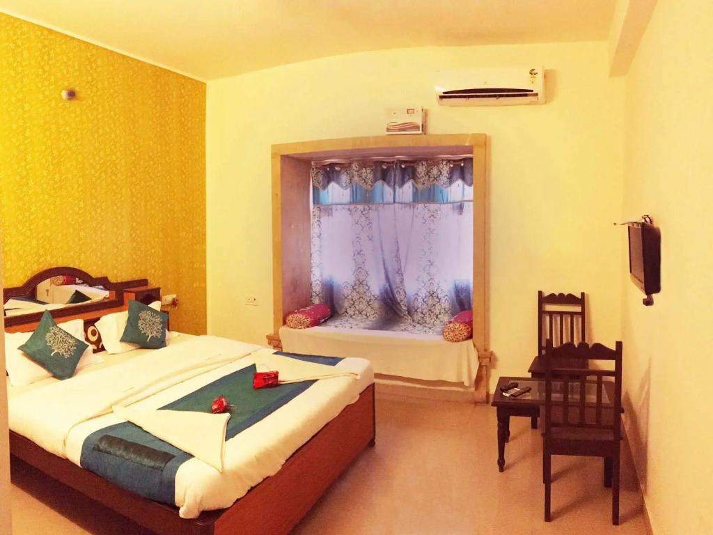 Hotel Marina Mahal with Swimming Pool
