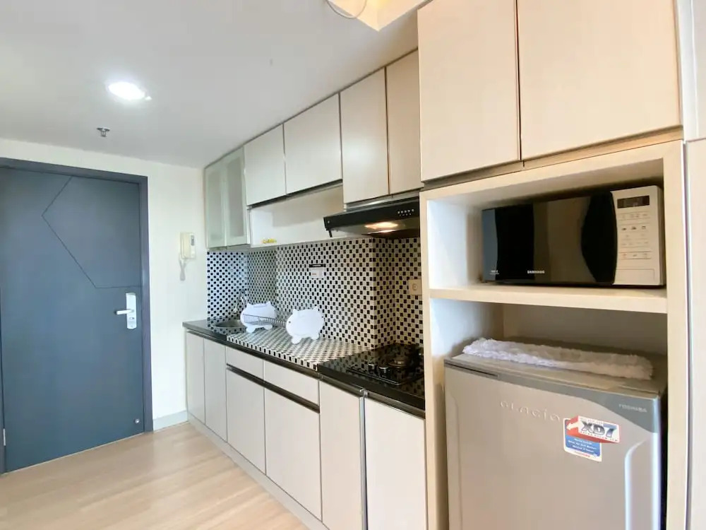 Elegant And Comfortable Studio At Tamansari The Hive Apartment