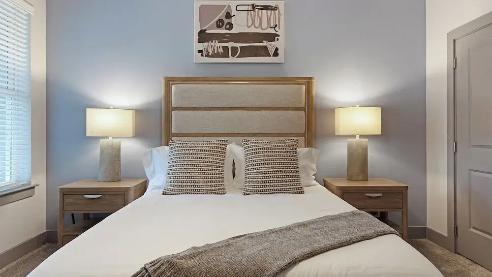 Landing Apartments - Thrive at University City