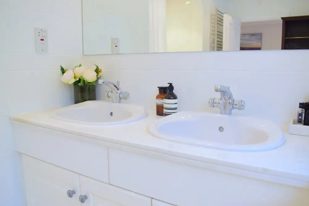 3 Bedroom Flat Near Hyde Park