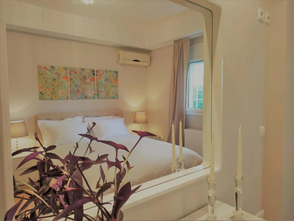 Luxury Garden Apartment Glyfada