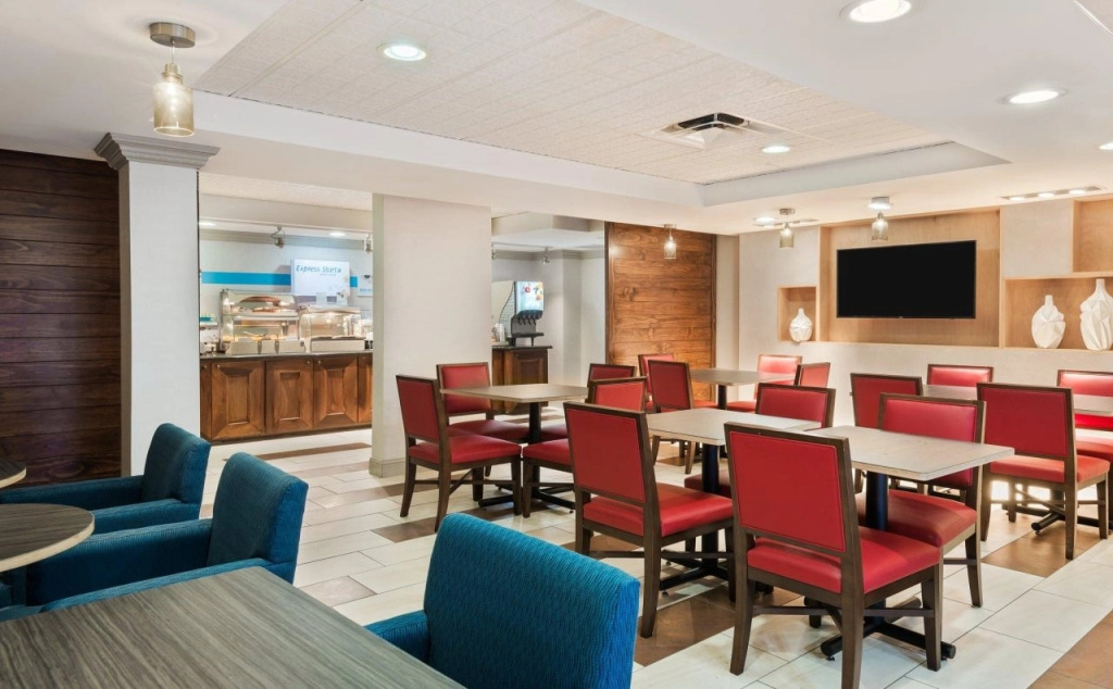 Holiday Inn Express Miami Airport Doral Area by IHG