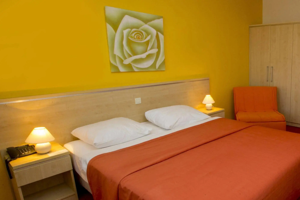 Hotel Epicenter