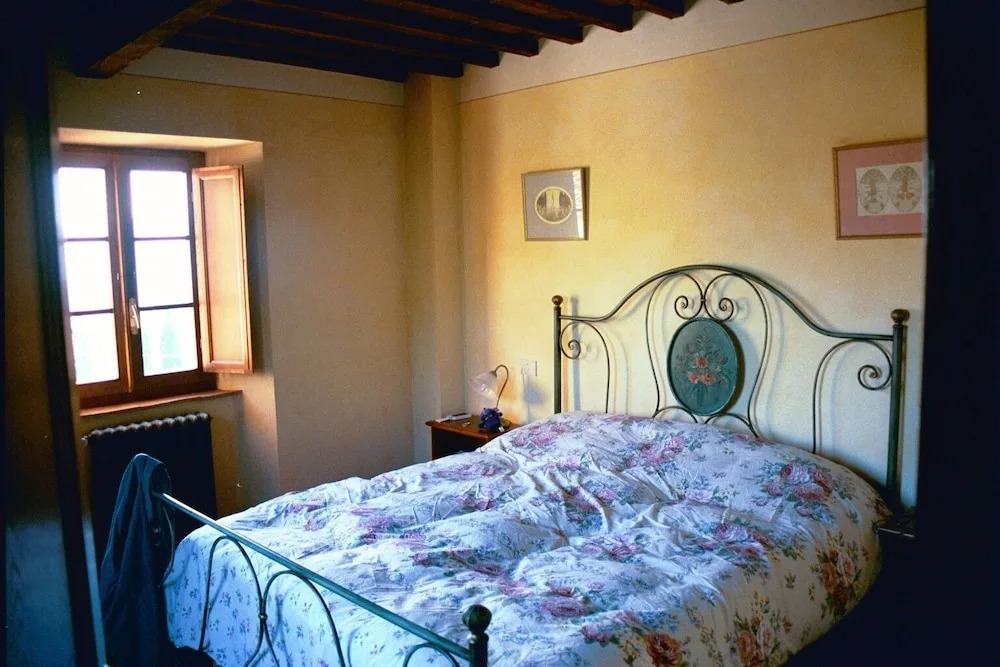 4-bed, Sleeps 8, Pets, Free Parking