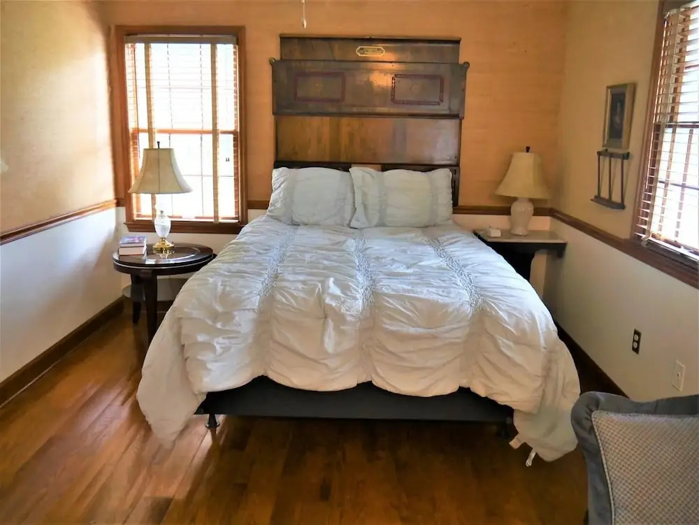 Gray House at Pawleys - 3 Br Home