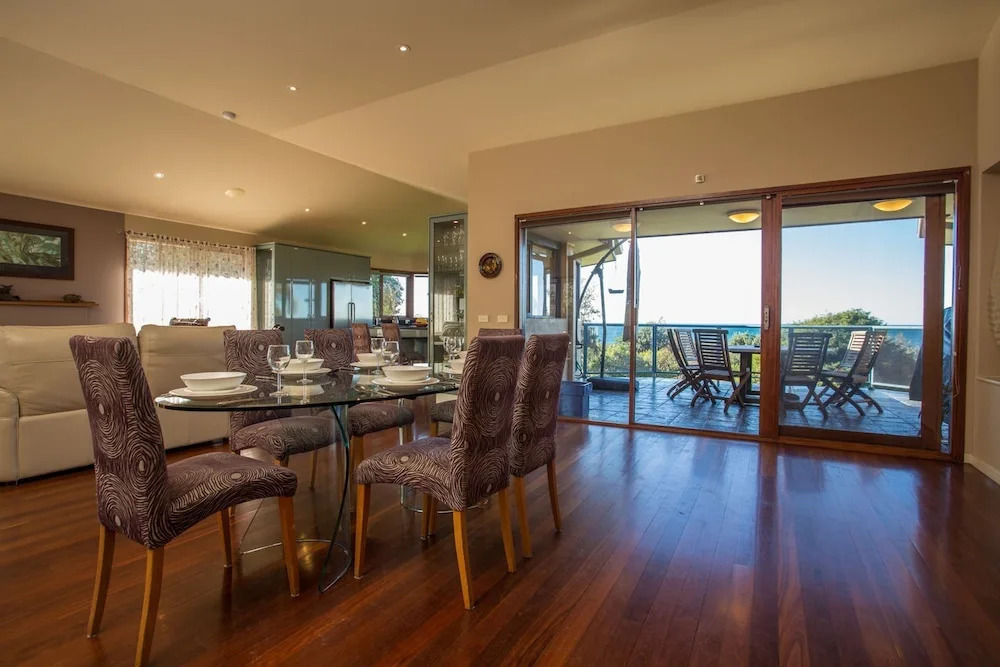 Tura Beach House On Pacific Way