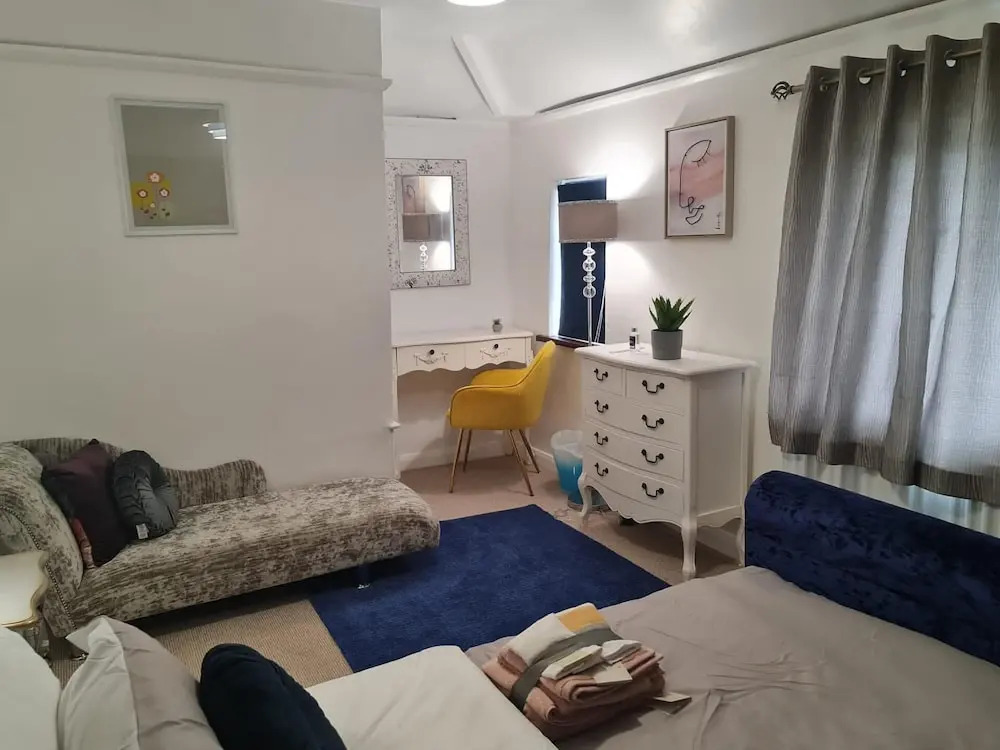 Immaculate 3-bed House in Middleton