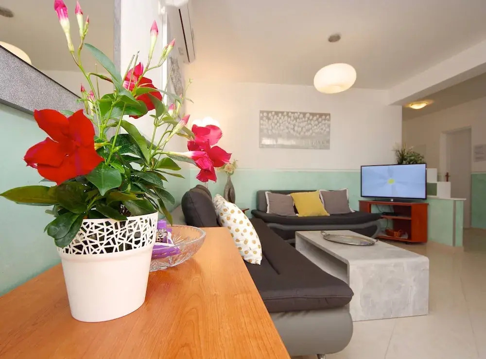 Seafront Apartments Deveron