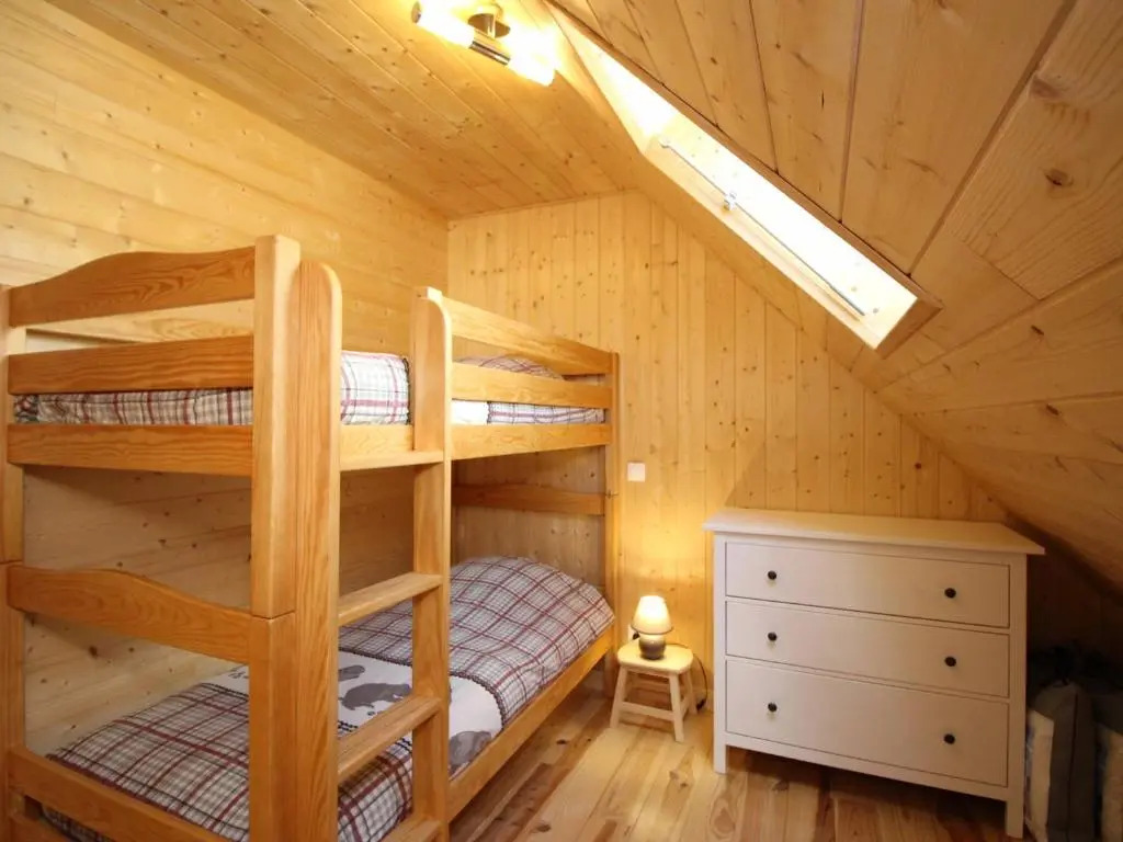 Chalet avec Terrasse Panoramique, WiFi et Parking, 8 Pers. - FR-1-608-15