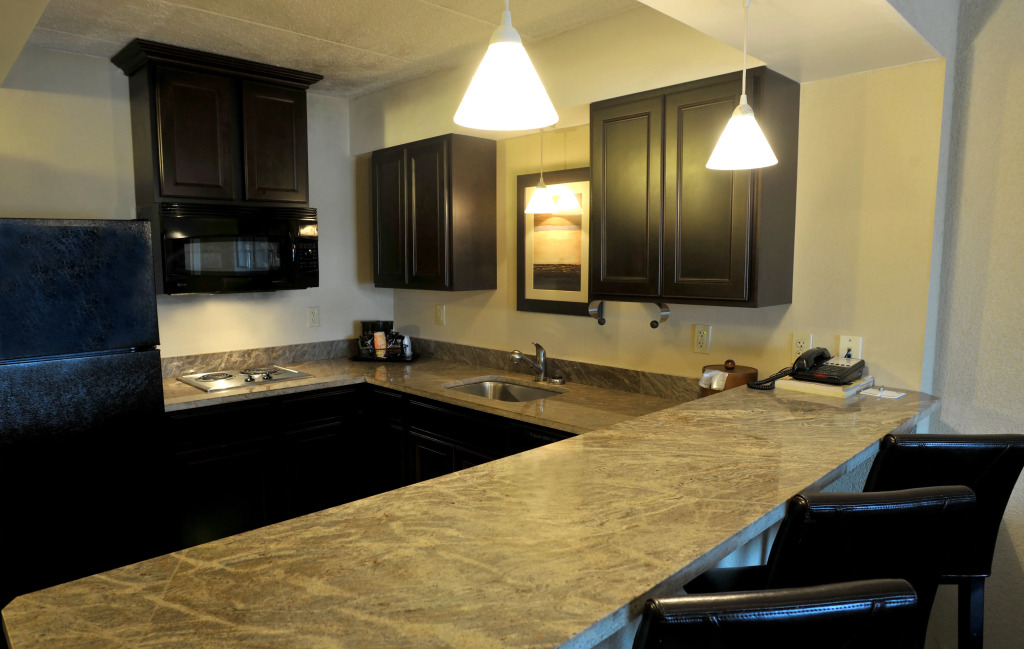 Holiday Inn and Suites Charleston West by IHG