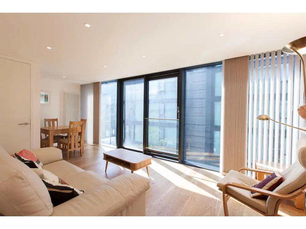 Elegant and Modern Apartment in Central Edinburgh