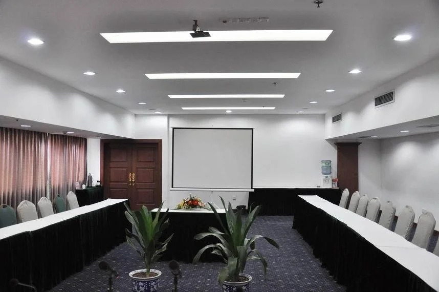 Sunjoy Inn