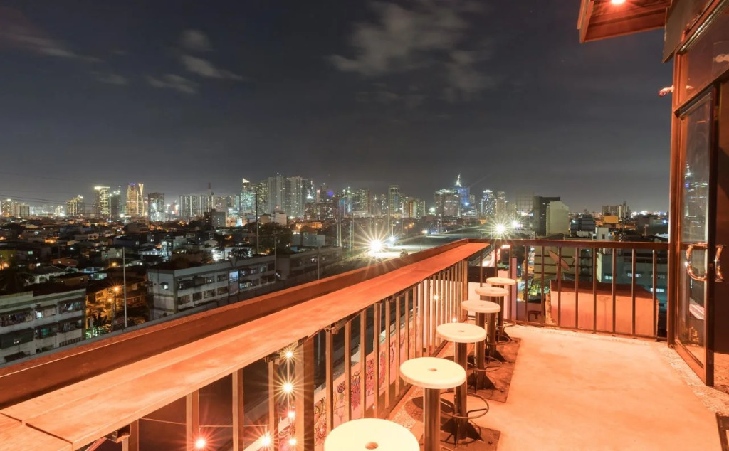 Heroes Hotel