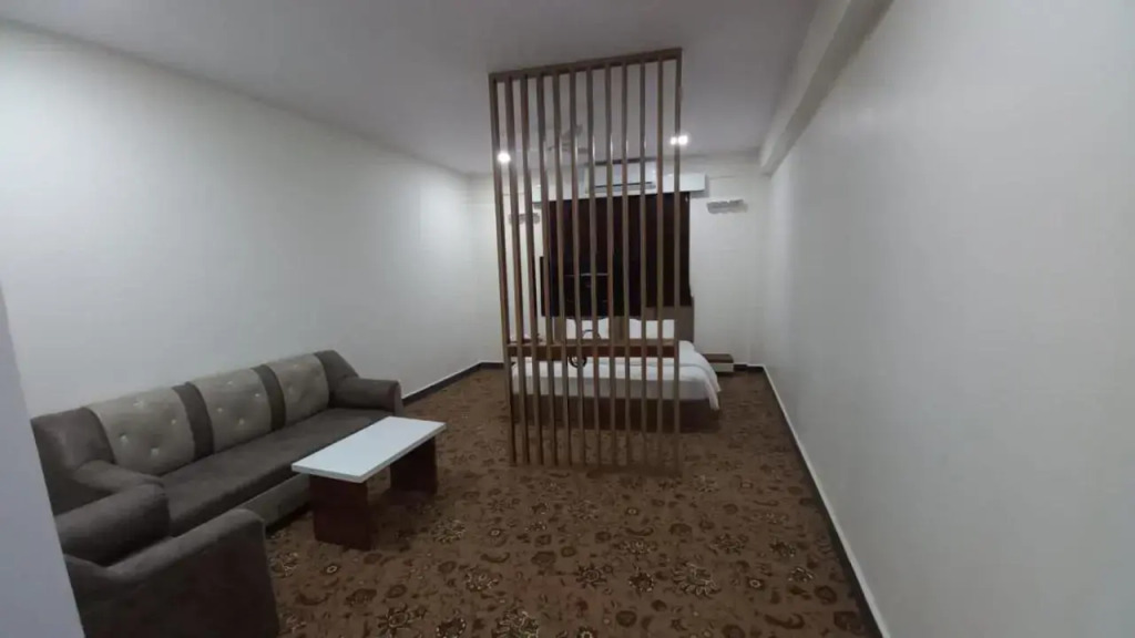 Hotel Jurkis, Kolhapur