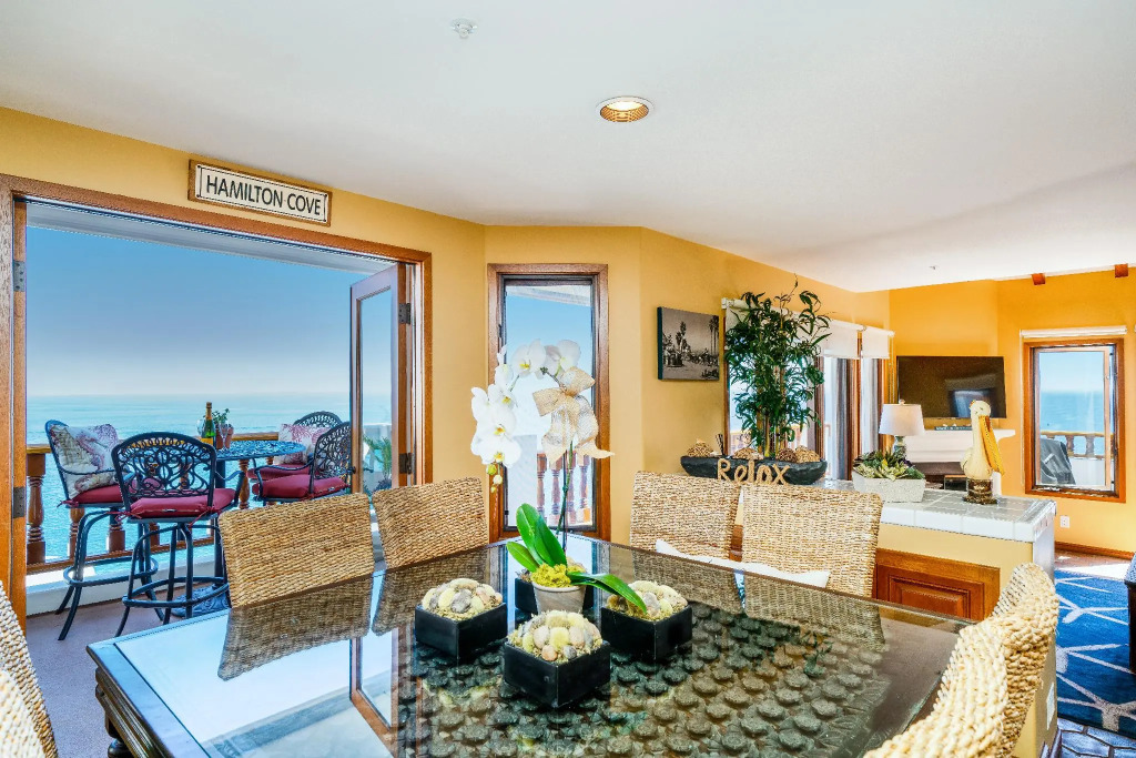 Oceanfront villa w One of a kind Amazing View