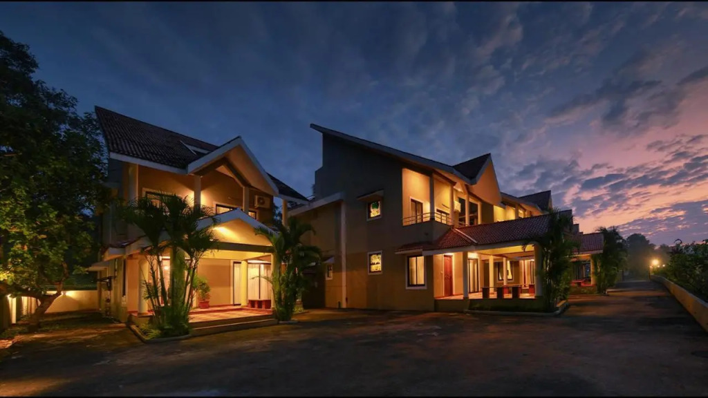 TreeHouse Blue, Hotel & Villas