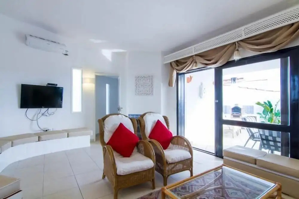 Villa 2, great spot Oura beach, Albufeira