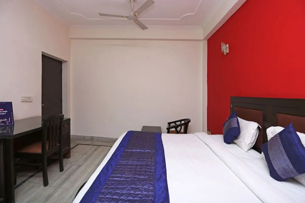 Royal Inn by OYO Rooms
