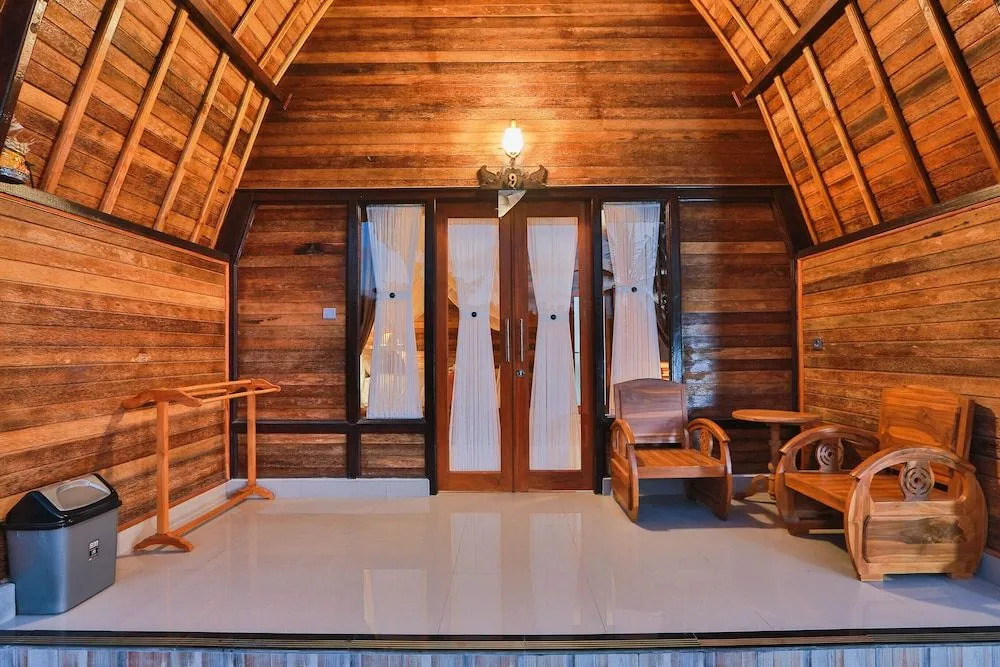 Mamaras Guest House
