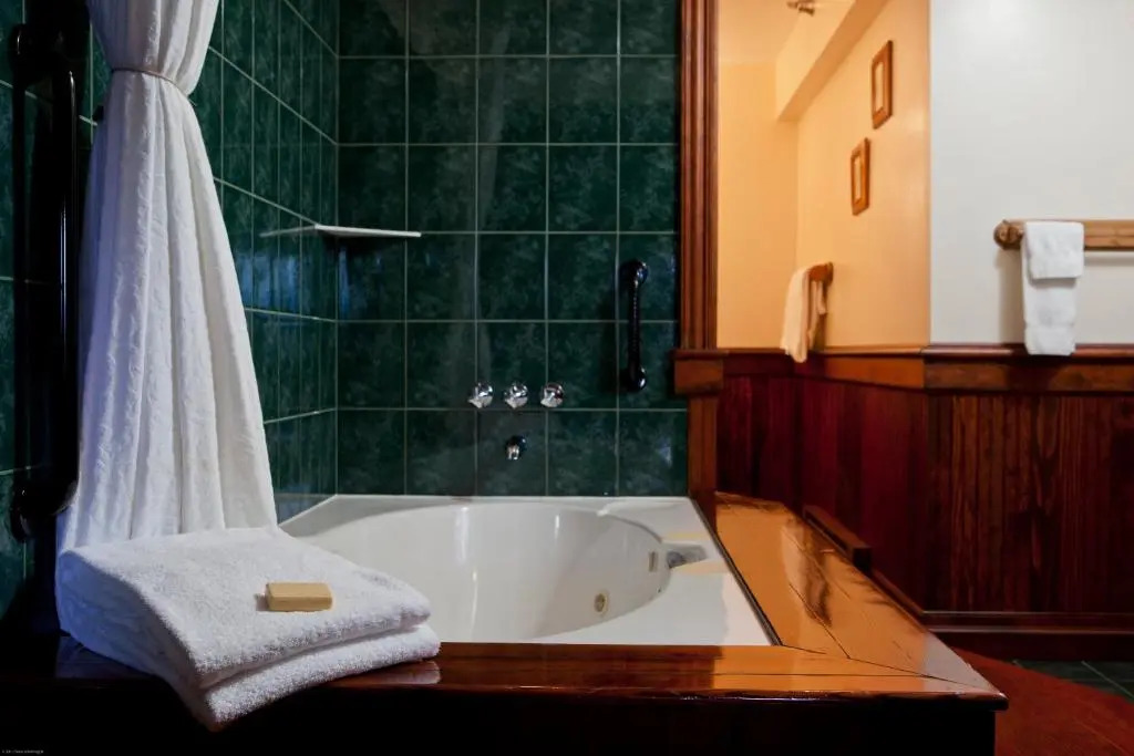 Mirror Lake Inn Resort and Spa