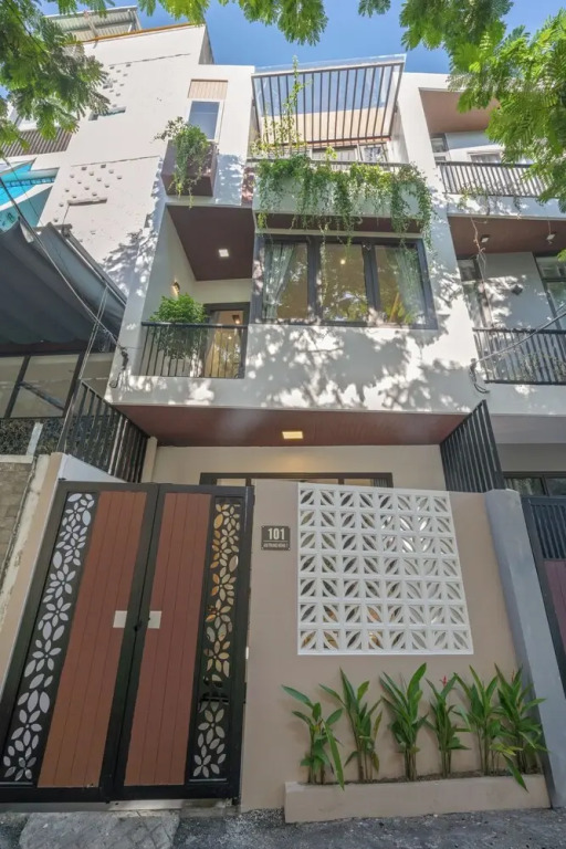 N to M Cozy House