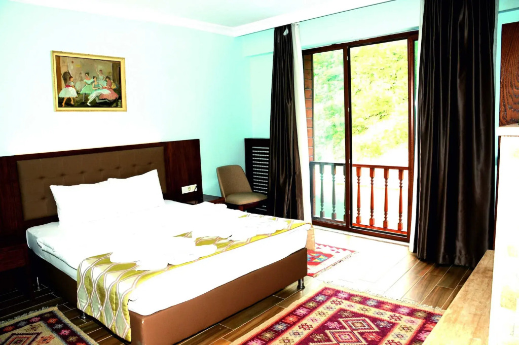 Hill River Hotel