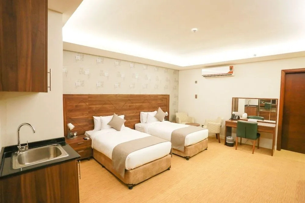 Oyyo Plaza Hotel
