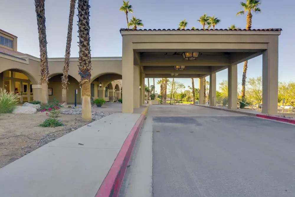 Pet-friendly Palm Desert Retreat: Golf Course View