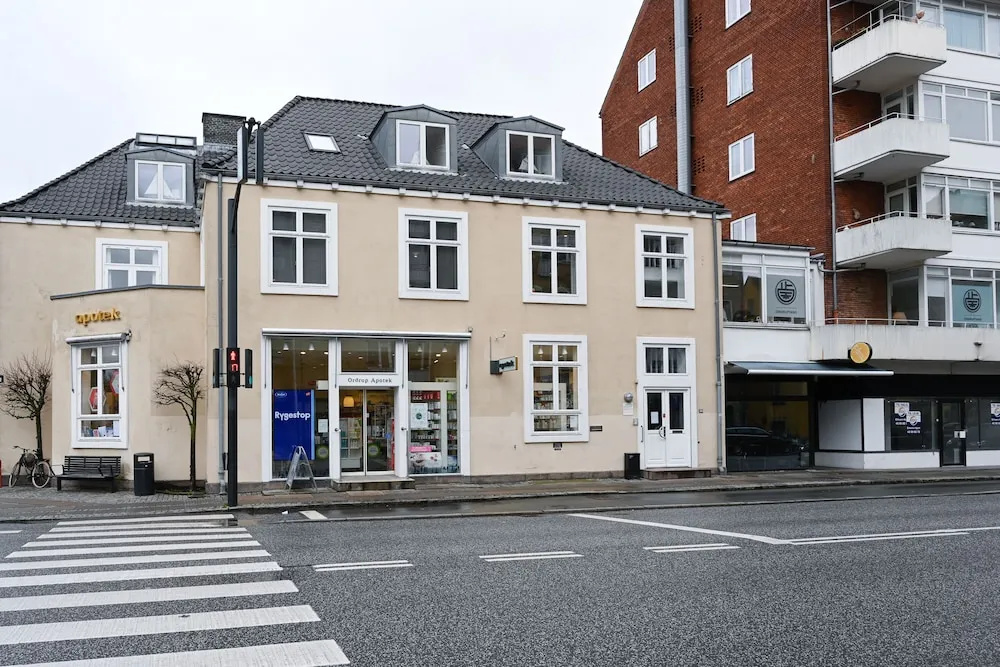 Newly-renovated 2-bedroom Apartment in Charlottenlund