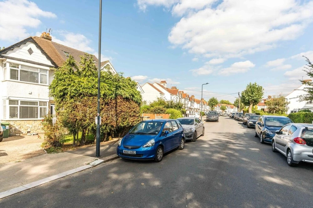 NEW Lux 3BD Family Home W/garden - North London