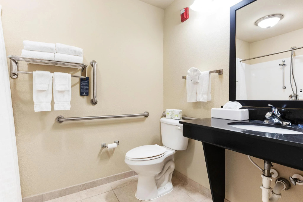 Cobblestone Hotel & Suites - Knoxville