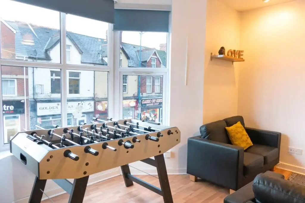 Block of apartments for up to 24 people by centre!